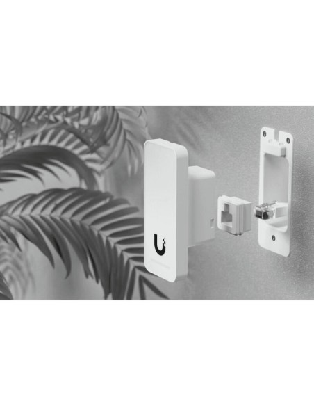 Ubiquiti Ua-g2 Lector De Acceso G2. Desbloqueo Mediante Tarjeta Nfc Y La App Movil Unifi Identity. Mensajes De Bienvenida Y D...